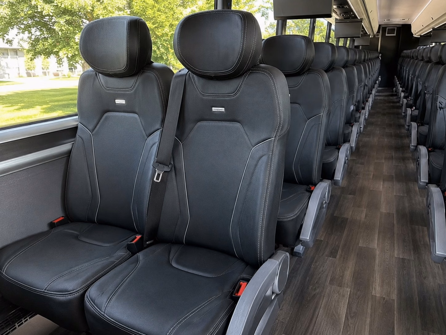 charter bus rentals for bellevue school prom groups